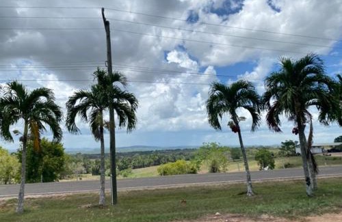 Spanish Lookout Hotel | Tropical View