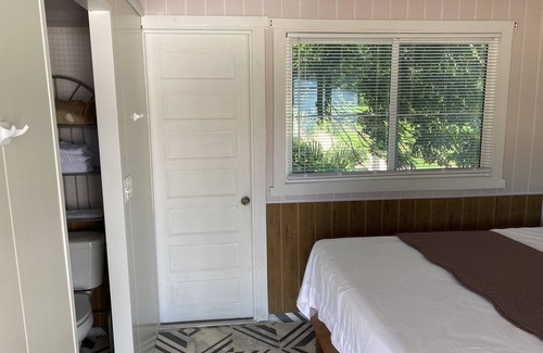 Spanish Lookout Hotel | Tropical View