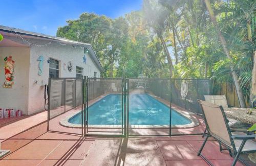 Riverside Park Apartamento | Tropical View Escape - 1BR