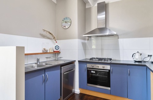 Tootgarook Cabaña | Tropicana Coastal Cottage