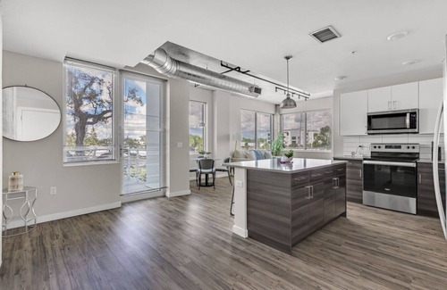 St. Petersburg - Clearwater Apartamento | Tropicana Stadium 2 Bed In DWTWN W/Free Parking