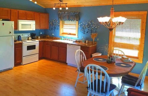 Waterville Cabina | Trout Lodge w/ Hot Tub