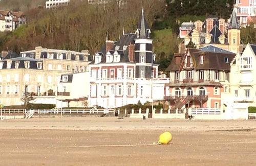 Trouville-sur-Mer Apartamento | CENTRO DE TROUVILLE Piso superior orientado al sur, tranquilo