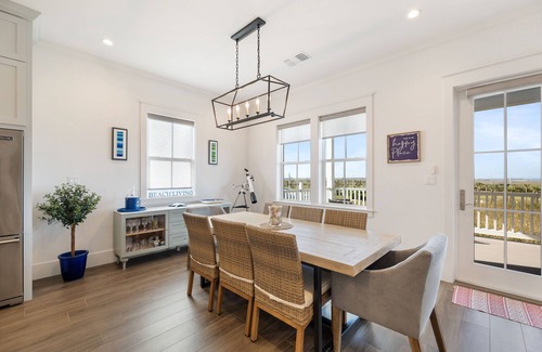 Galveston Casa | True Beach Bliss in Beachtown Galveston! w/Elevator