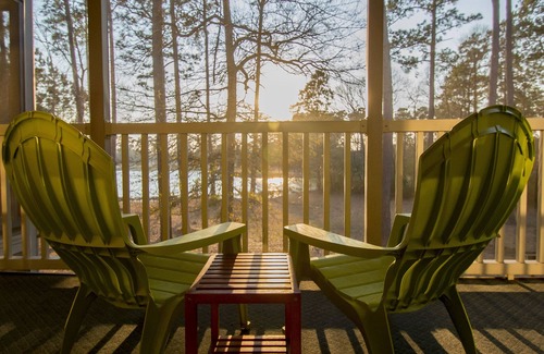 Pawleys Island Condominio | Come enjoy a week getaway! True Blue Renovated 3BR/3BA Top Floor Unit