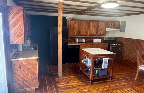Baxter Cabina | True Fisherman's Cabin on Private Lake