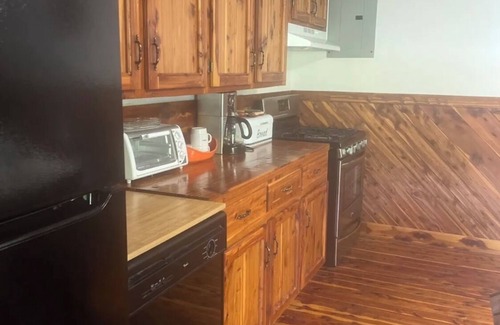 Baxter Cabina | True Fisherman's Cabin on Private Lake