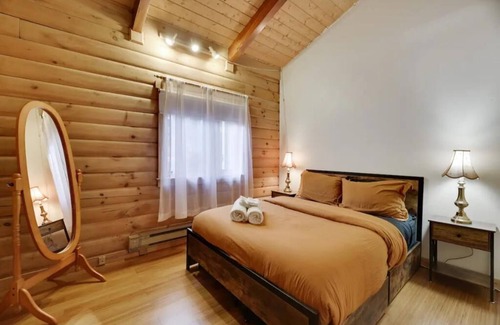Cresco Cabina | Heated, Private Pool Cabin Retreat & hot tub