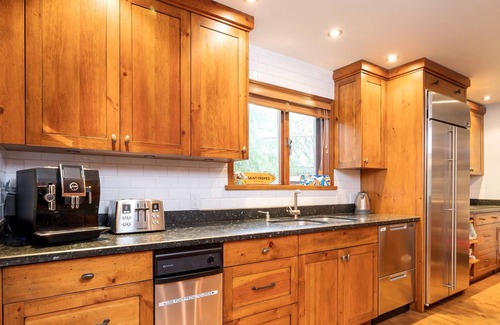 Nordic Estates Chalet De Esquí | True Ski In Ski Out Dream Chalet w/ Hot Tub