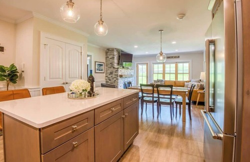 North Conway Condominio | True Upscale Ski In & Out Condo with Pool & Hot Tub