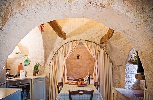 Martina Franca Casa | Trulli il Castagno, trulli farmhouse with pool, garden and private tavern