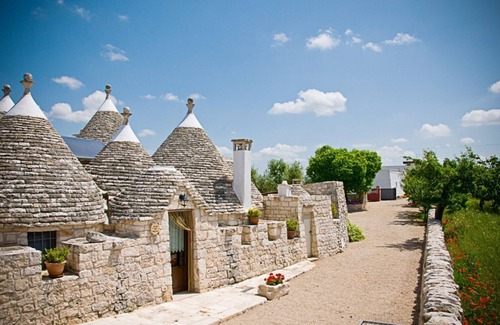 Martina Franca Casa | Trulli il Castagno, trulli farmhouse with pool, garden and private tavern
