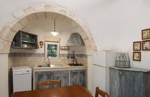 Martina Franca Casa | El Trullo del Melograno es una estructura acogedora y romántica para familias.
