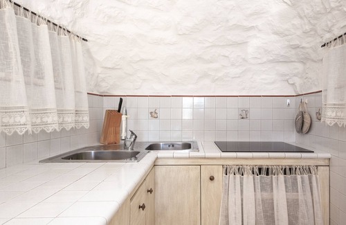 Coreggia Casa | trullo con 3 habitaciones y dos baños