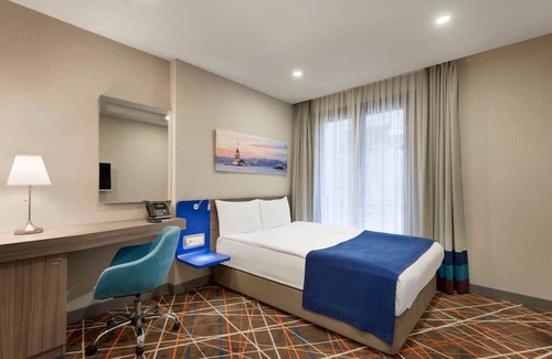 Cihangir Hotel | TRYP by Wyndham Istanbul Taksim
