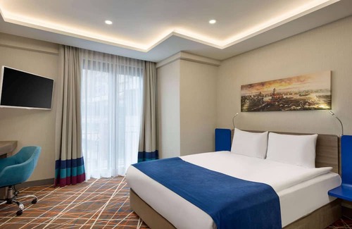 Cihangir Hotel | TRYP by Wyndham Istanbul Taksim