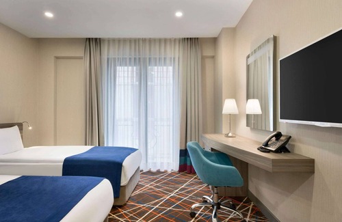 Cihangir Hotel | TRYP by Wyndham Istanbul Taksim