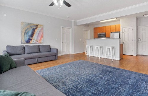 West Campus Condominio | TSC 300 Luckey · ATX 2 Bedroom w/ Pool, GREAT location!