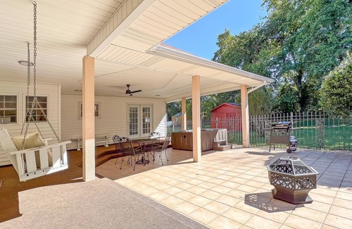 Shelbyville Casa | Southern Comfort Oasis