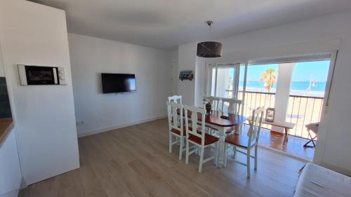 Valdelagrana Apartamento | TU DENSCANSO EN VALDELAGRANA FRENTE AL MAR
