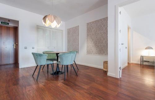 Cotos Apartamento | Tu Escapada Urbana - Plaza de Castilla III, Diseño y Localización