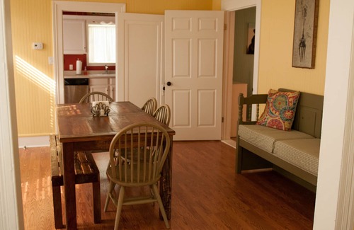 New Braunfels Casa | Tuber's Paradise Walk a Wurstfest