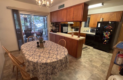 McCloud Casa | Tucci Two Base camp Mountain or River adventures.