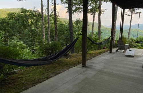 Tuckasegee Casa | Tuck'd Inn!