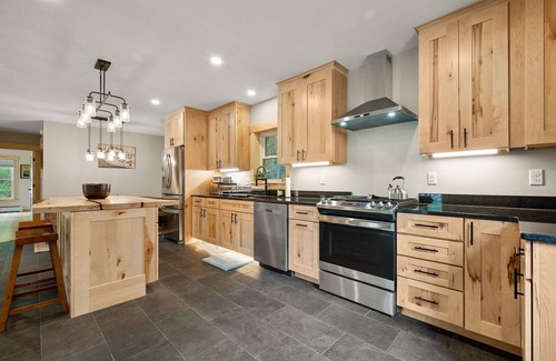 Rangeley Casa | Tuckamore | Private Waterfront on Beaver Mountain Lake | Hot Tub