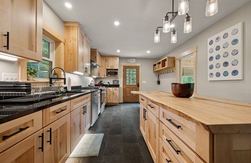Rangeley Casa | Tuckamore | Private Waterfront on Beaver Mountain Lake | Hot Tub