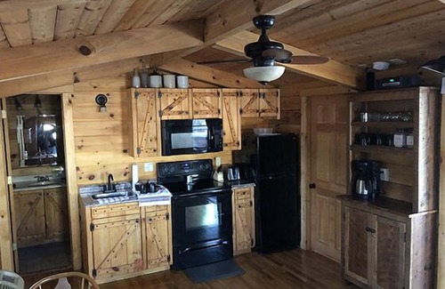 Stanardsville Cabina | Tucked Away | 1 Bed, 1 Bath
