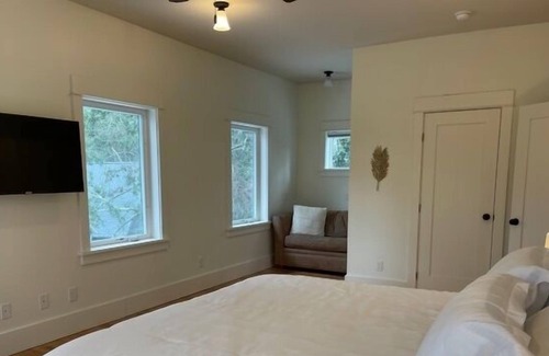Grayton Beach Cabaña | Tucked Away Treehouse 4 bed/2 bath sleeps 11 Short walk to Beach,3nt min may