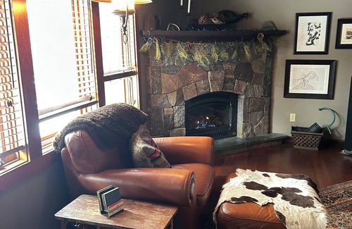 Truckee Casa | Tucked into the Glenshire area of Truckee, this home is perfect for everyone!