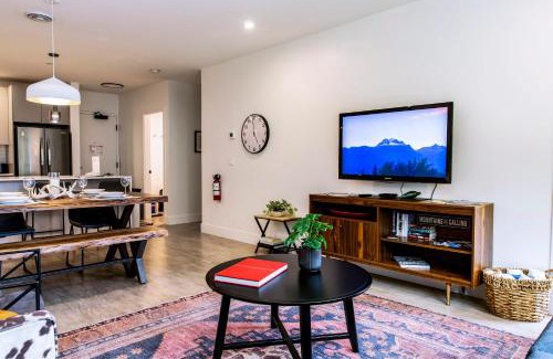 Revelstoke Casa | Tucker's Place