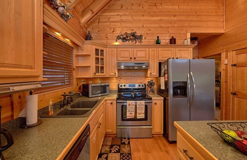 Gatlinburg - Pigeon Forge Cabina | Descuentos de verano !! Mesa de billar, vista Mtn, bañera de hidromasaje, Cedar Falls