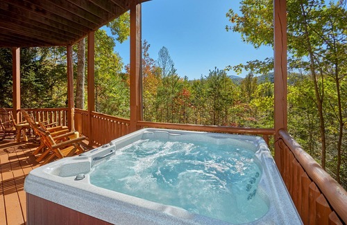 Gatlinburg - Pigeon Forge Cabina | Descuentos de verano !! Mesa de billar, vista Mtn, bañera de hidromasaje, Cedar Falls