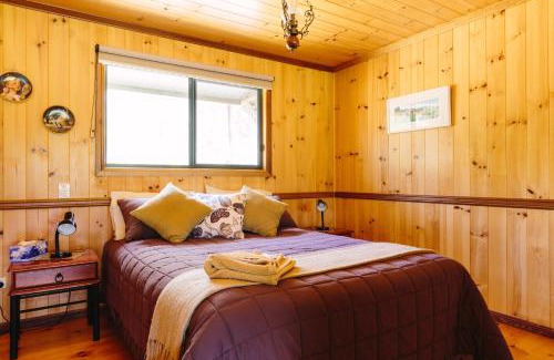 Rathdowney Cama Y Desayuno | Tuckeroo Cottages & Gardens - Blue Wren & Kookaburra