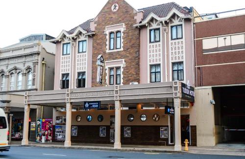 Durban Central Business District Hotel | Tudor House Hotel