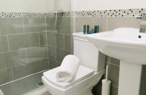 The Westside Casa | Tudors eSuites - 4 Bedroom City Centre House - #44M
