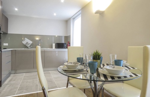 Birmingham City Centre Apartamento | Tudors eSuites Birmingham Apartments with Gated Parking