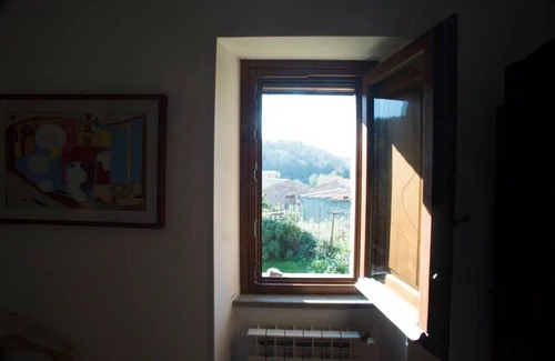 Latera Casa | Tuff farmhouse, terrace and garden, pets allowed