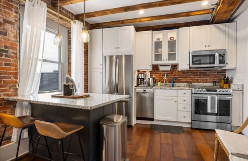 Portsmouth Apartamento | Tugboat Vista 2 Bedroom Downtown Portsmouth