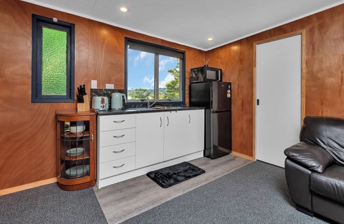 Waipu Casa | Tui Cottage - Waipu Holiday Retreat