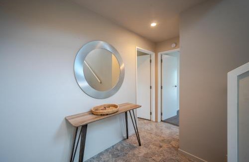 Duvauchelle Casa | Tui's Retreat - Duvauchelle Holiday Home