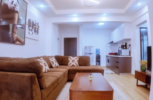 Westlands Cama Y Desayuno | Tulia at Marina Bay: Stylish 1BD with Stunning Westlands Views