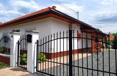 Sarospatak Apartamento | Tulipán Vendégház