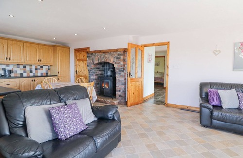 Moville Casa | TULLYALLY, family friendly, country holiday cottage in Redcastle