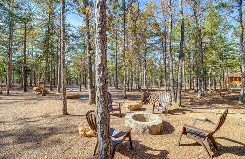 Tumbling Shoals Casa | Tumbling Shoals Cabin with Fire Pit 1 Mi to Lake