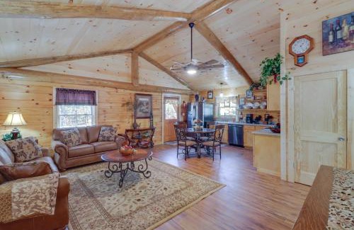 Tumbling Shoals Casa | Tumbling Shoals Cabin Near Greers Ferry Lake!