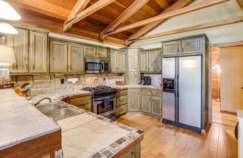 Tumbling Shoals Casa | Tumbling Shoals Cabin Less Than 1 Mi to Beaches and Boating!